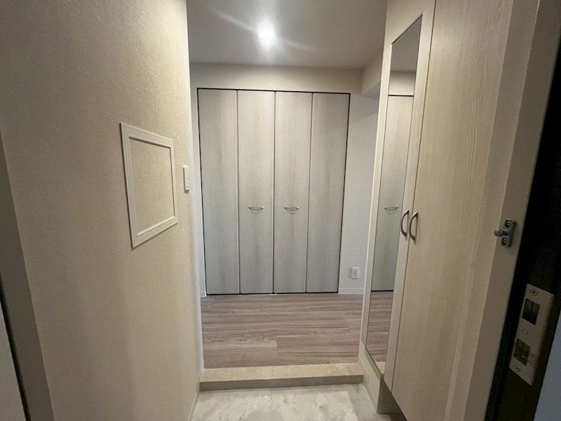 玄関　※同物件別部屋　写真参照※