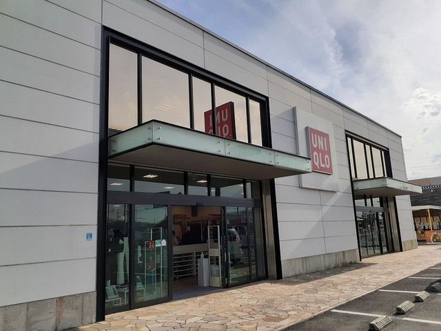 その他　ユニクロ紀の川店様（その他）まで800m