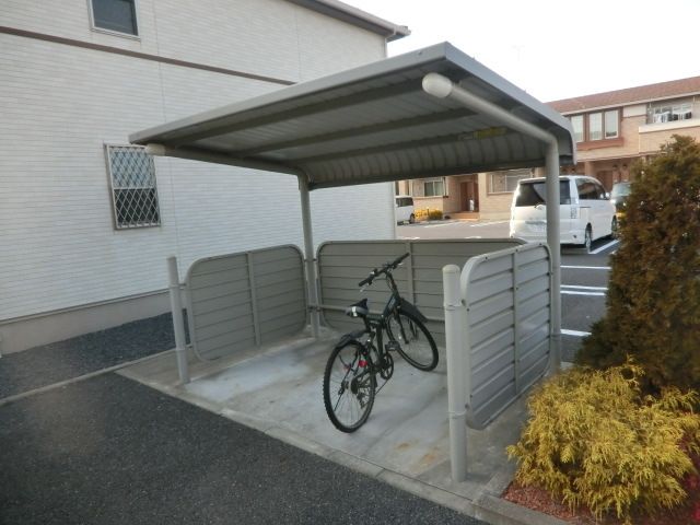 その他共有部分　屋根付き駐輪場