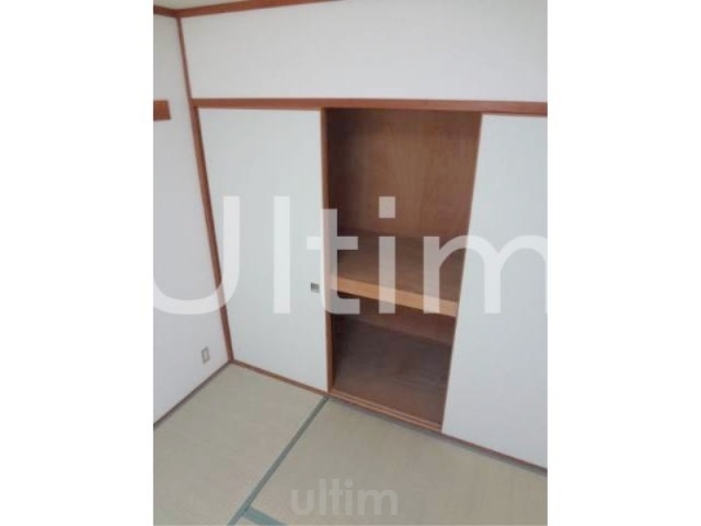 収納　押入