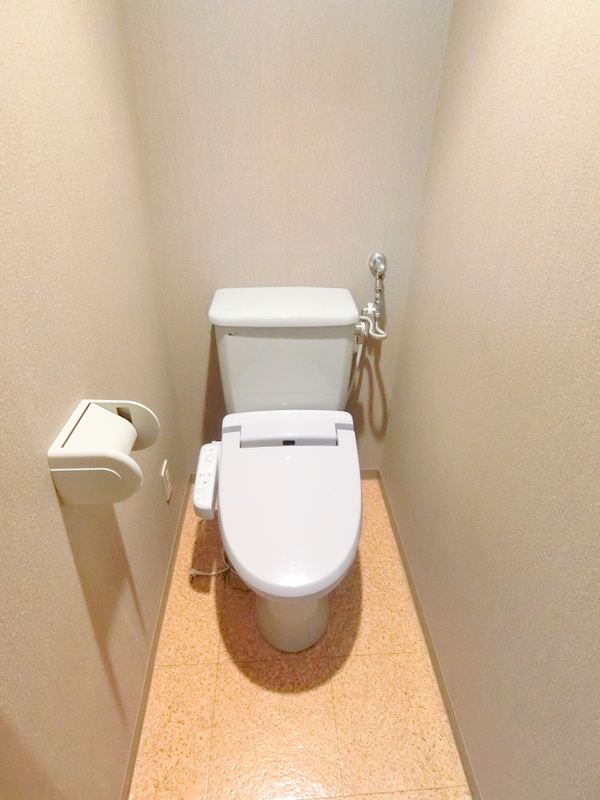 トイレ　※反転タイプの写真になります。