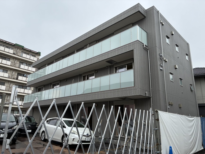 建物外観　建築中