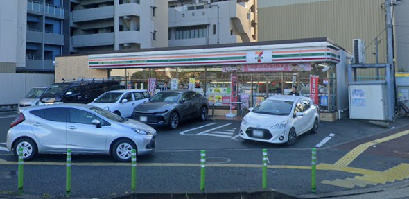 コンビニ　セブンイレブン 福岡長浜2丁目店（コンビニ）まで78m