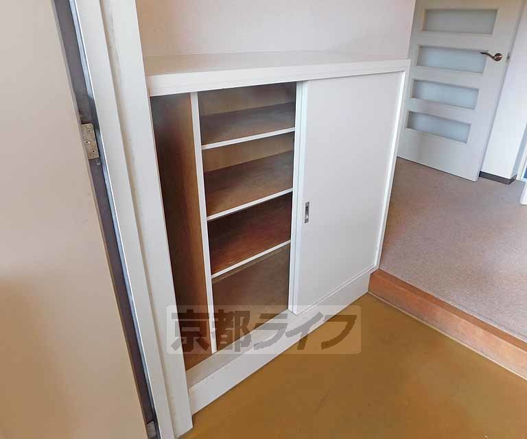 玄関　下駄箱です。