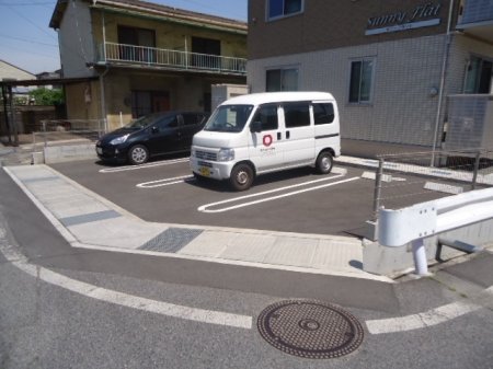 駐車場　車をお持ちの方に嬉しい駐車場付きの物件です