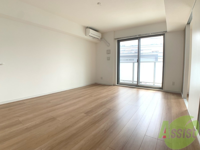 居室・リビング　広々としていて日当たりも良さそうなお部屋ですね！