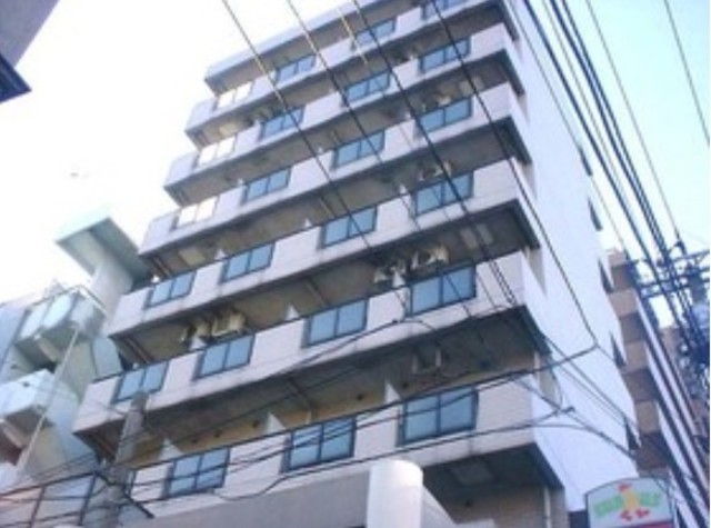 建物外観　９階建ての賃貸マンション