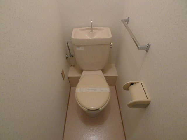 トイレ　写真は102