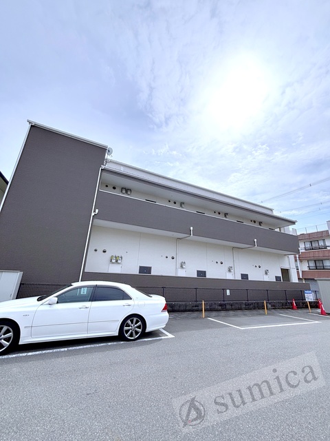 建物外観　スタイリッシュな建物です＾＾