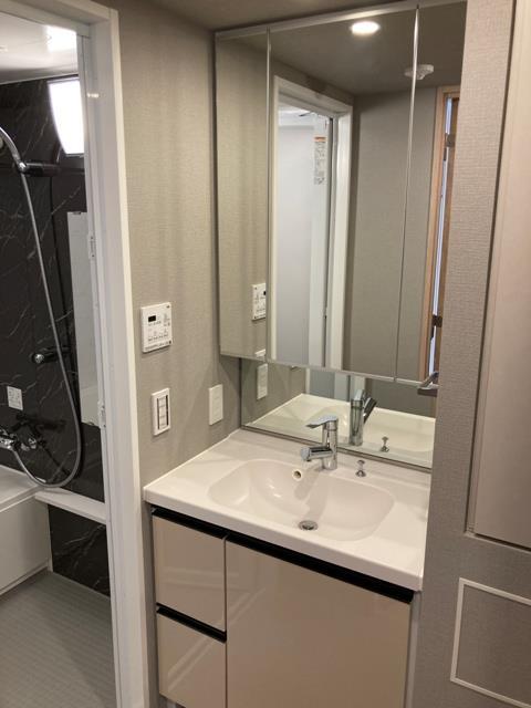 洗面設備　※写真は同タイプ住戸です。