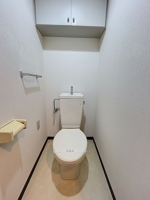 トイレ　別室参考写真になります。