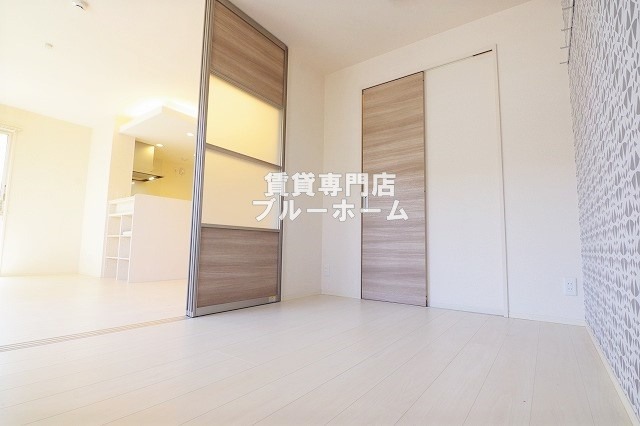 その他部屋・スペース　4.4帖の明るい洋室！