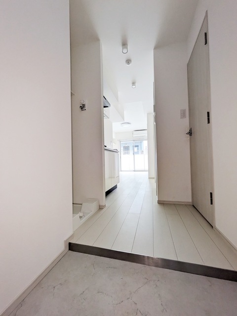 玄関　別部屋同仕様タイプ