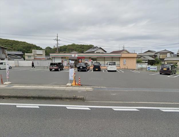 コンビニ　セブンイレブン玉野八浜町八浜店（コンビニ）まで372m