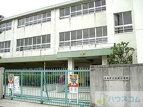 小学校　茨木市立安威小学校（小学校）まで531m