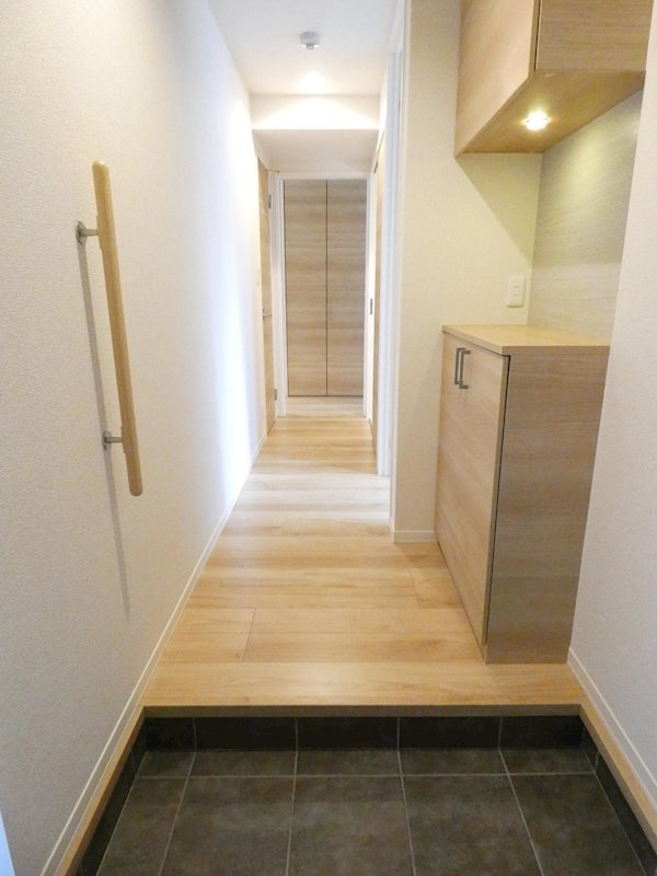 玄関　※間取りが反転タイプのお部屋のお写真です。