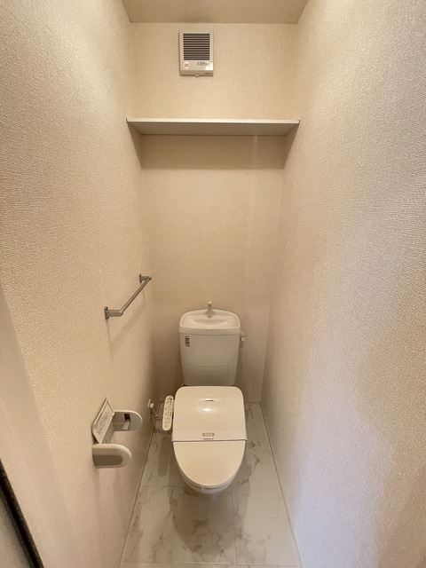 トイレ　別部屋参考写真です