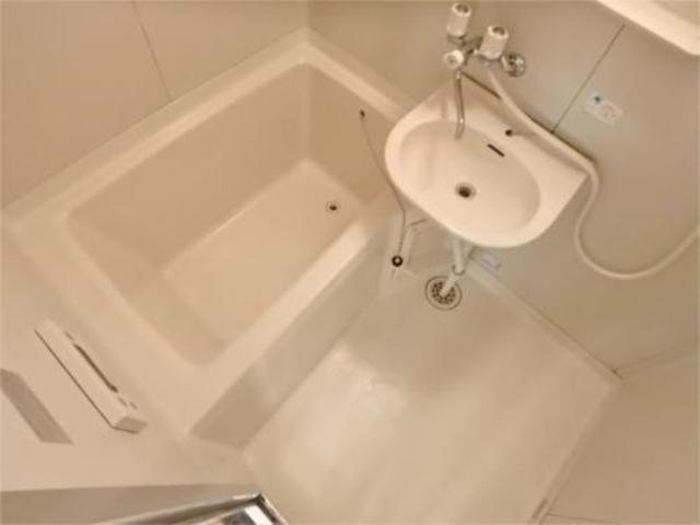 バス・シャワールーム　もちろんバス、トイレ別タイプ