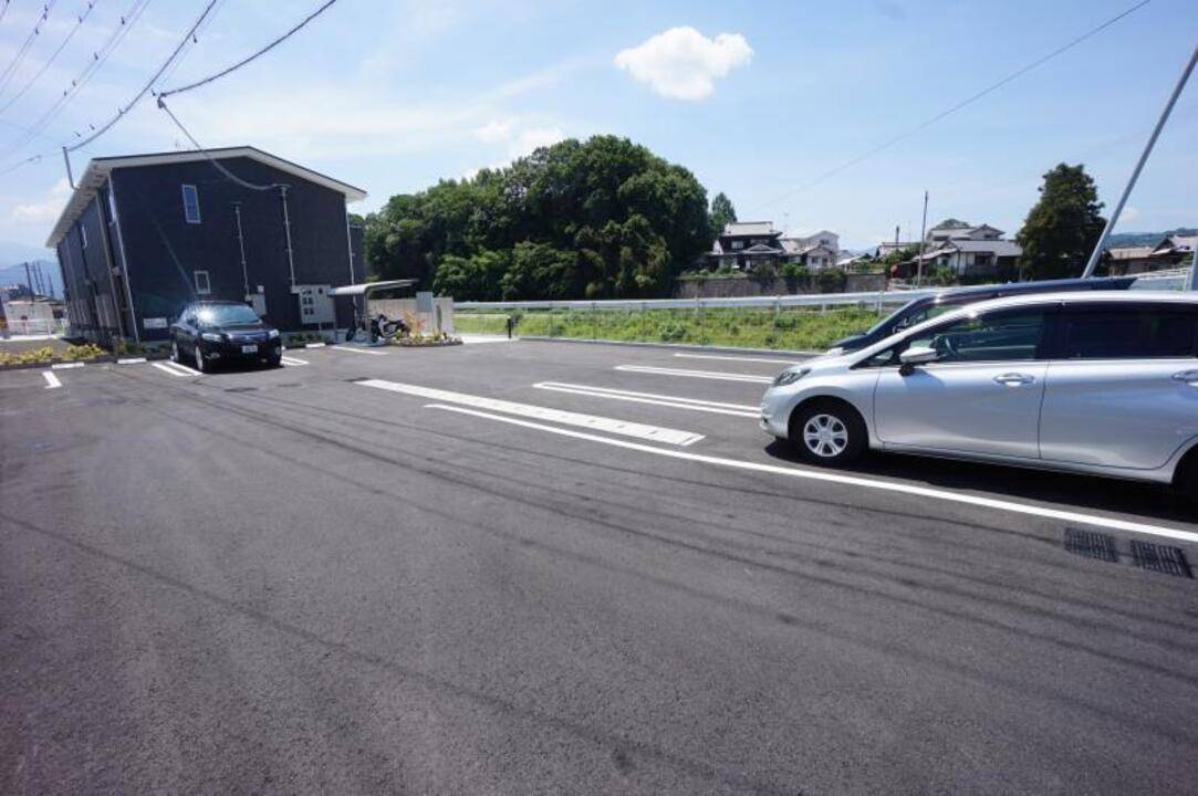 駐車場　駐車場