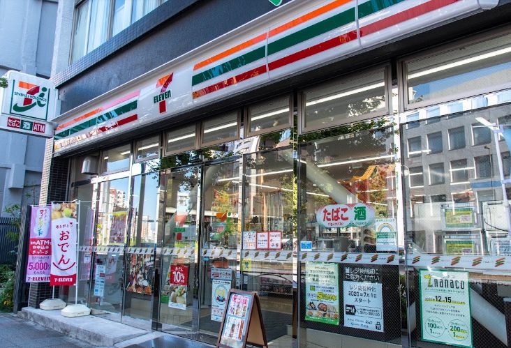 コンビニ　セブンイレブン台東蔵前2丁目店（コンビニ）まで115m