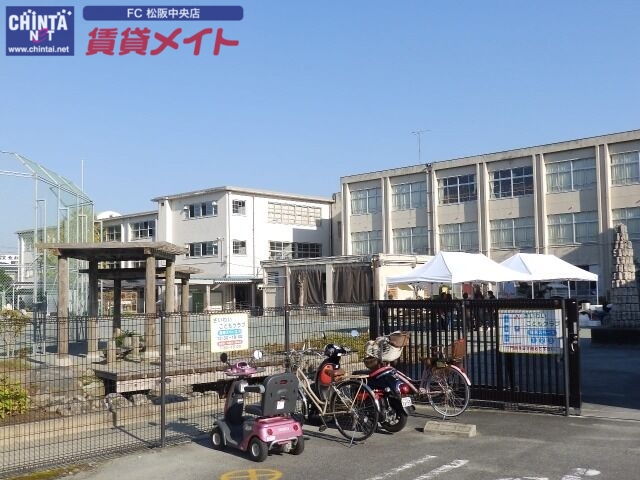 小学校　松阪市立幸小学校（小学校）まで102m