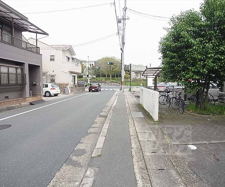 その他　前面道路です。