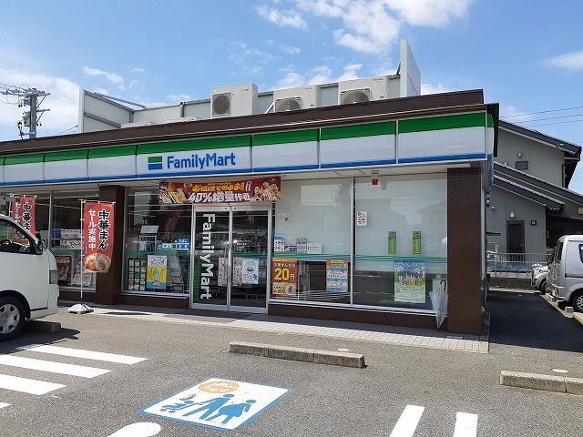 コンビニ　ファミリーマート岐阜六条店（コンビニ）まで500m