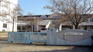 小学校　北本市立中丸小学校（小学校）まで951m