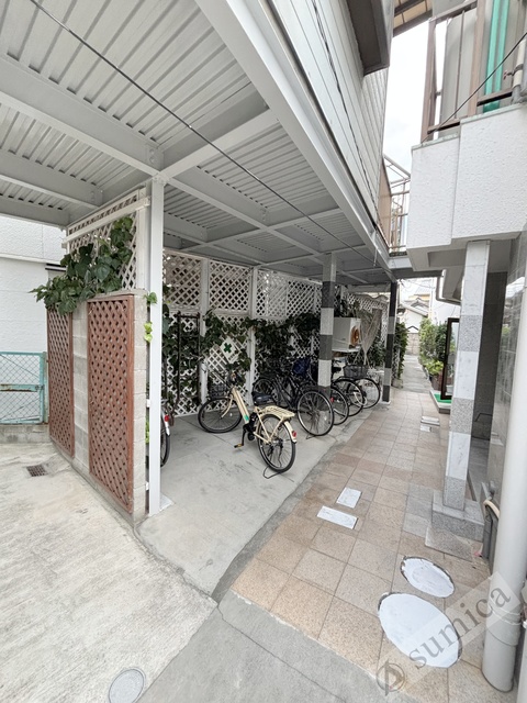 その他共有部分　屋根付き駐輪場が嬉しいです♪♪