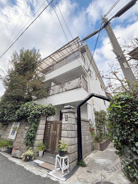 建物外観　スタイリッシュな建物です＾＾