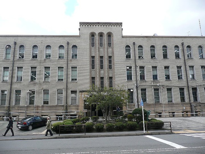警察署・交番　京都府警察本部（警察署・交番）まで400m