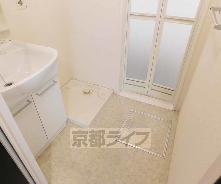 洗面設備　脱衣所も広めです