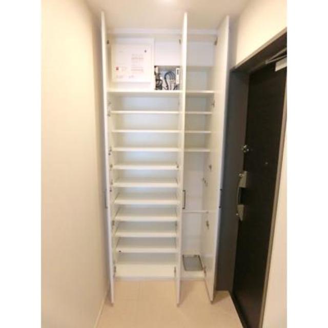 玄関　※写真は同タイプ住戸です。