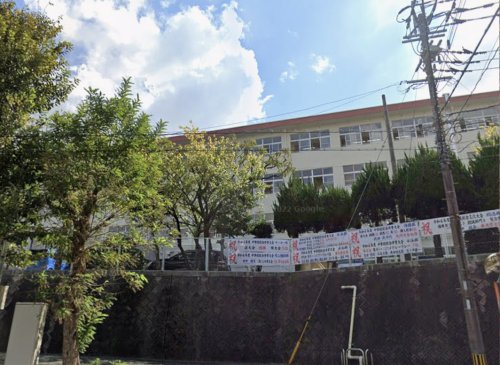 中学校　福岡市立平尾中学校（中学校）まで1165m