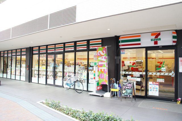 コンビニ　セブンイレブン千里中央駅北店（コンビニ）まで540m