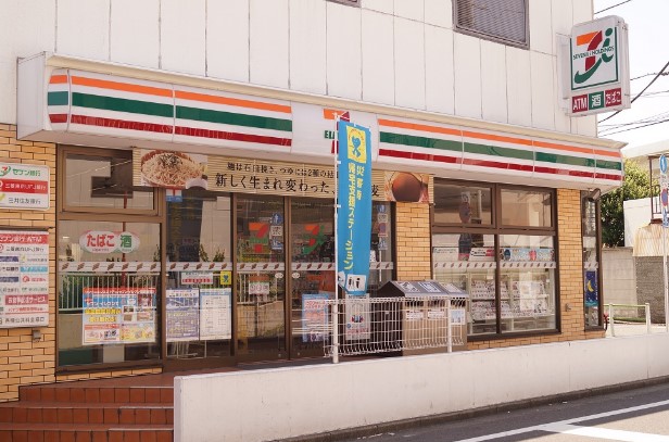 コンビニ　セブンイレブン 大田区雪谷大塚町店（コンビニ）まで303m