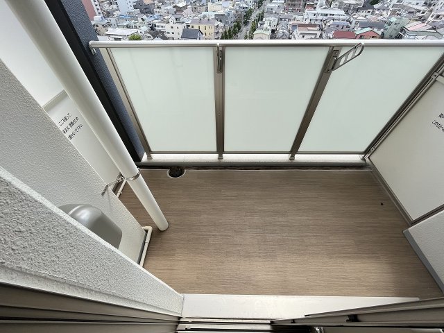 バルコニー　外からの目が気にならないバルコニーで洗濯物が干せます