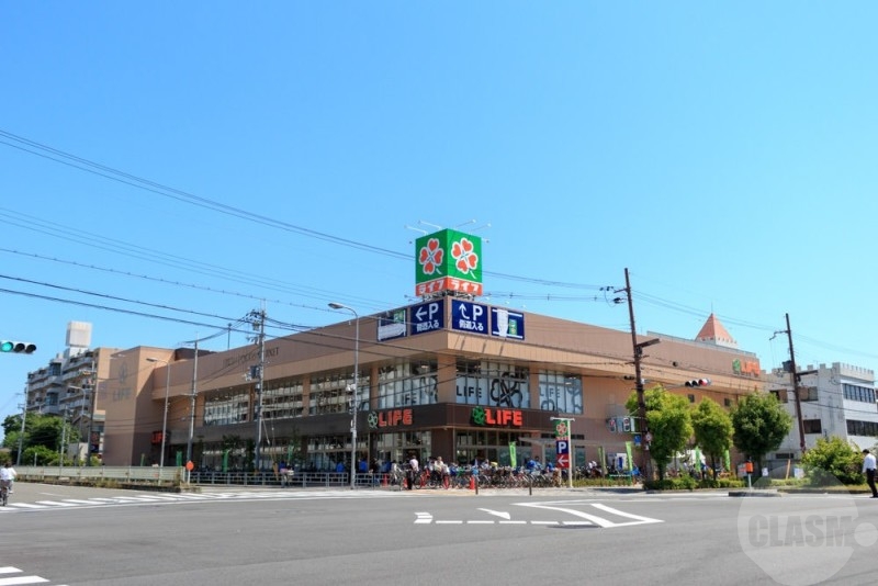 スーパー　ライフ西淡路店（スーパー）まで737m