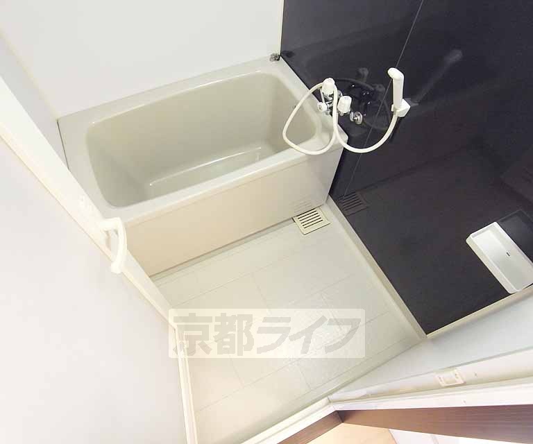 バス・シャワールーム　アクセントパネルがオシャレなお風呂・