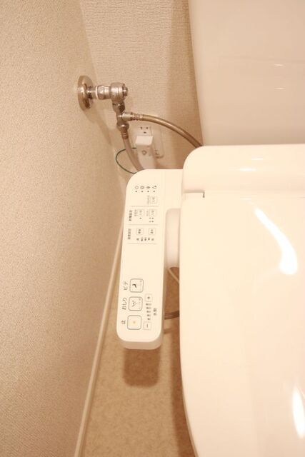 トイレ　※別室の参考写真の為、現況優先です。