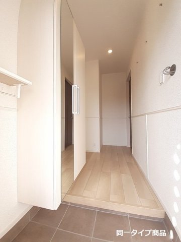 玄関　明るい玄関です