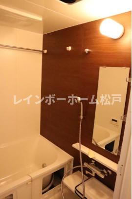 バス・シャワールーム　日々の疲れを癒すお風呂付です