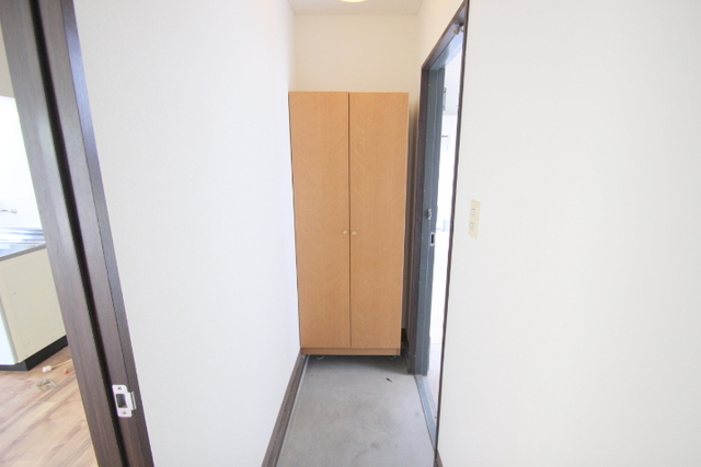 玄関　天井高シューズＢＯＸ