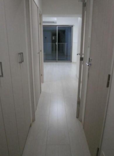 玄関　※別部屋の参考写真です。
