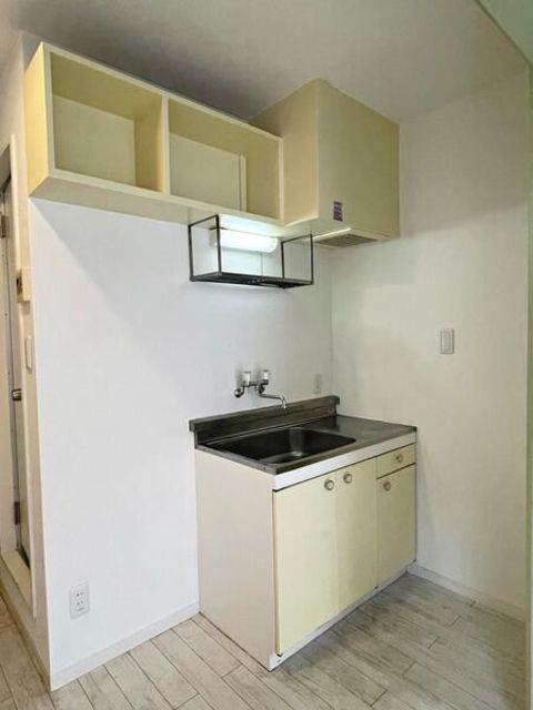 キッチン　別部屋参考写真です