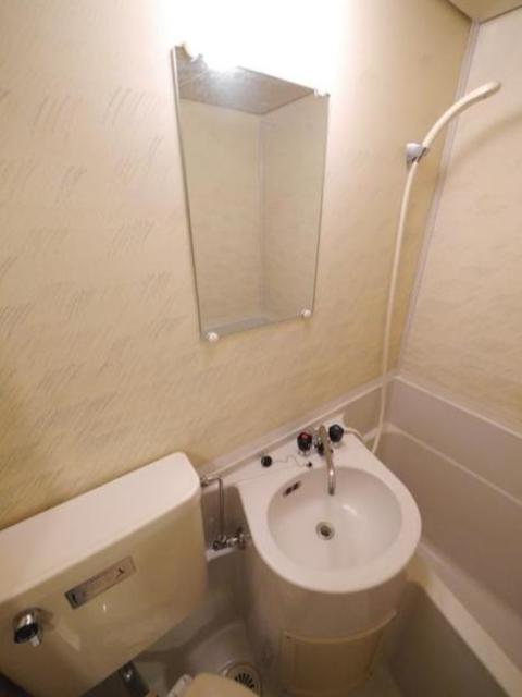 洗面設備　別部屋参考写真です