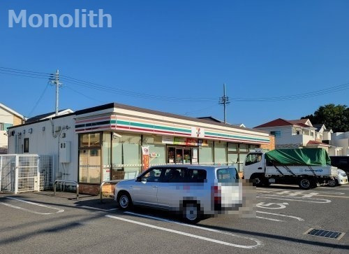コンビニ　セブンイレブン 堺草部店（コンビニ）まで565m