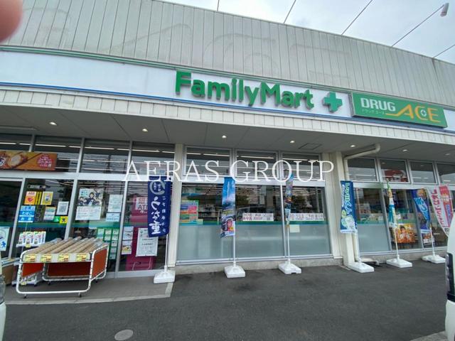 コンビニ　ファミリーマート ドラッグエース広瀬東店（コンビニ）まで321m
