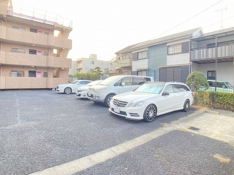 駐車場　駐車場