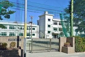 中学校　江戸川区立小岩第三中学校（中学校）まで260m